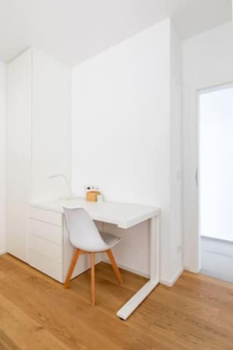 Wonderful Two Bedroom Apartment At Limpertsberg With Parking, Near Tram 卢森堡 外观 照片